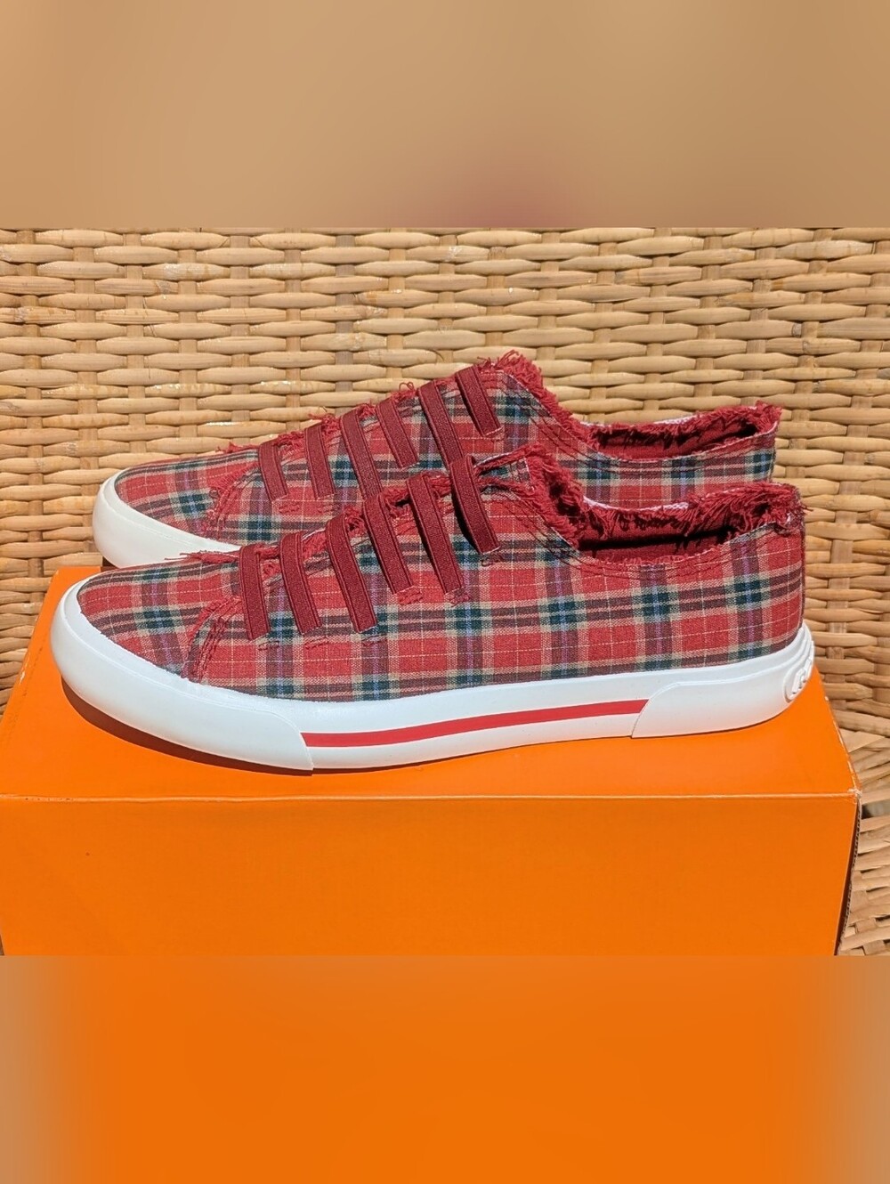 Rocket Dog Jokes Red & Navy Plaid Sneaker Size 9 Womens